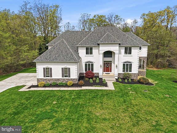 3rd image of 11 Lange Ct