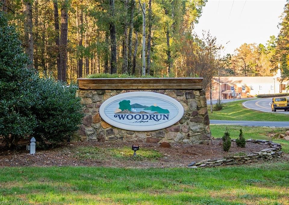 1st image of 547 Sleepy Hollow Ln