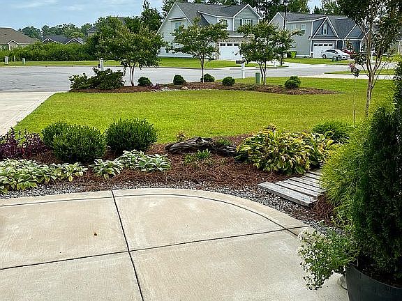 3rd image of 406 Castleford Dr