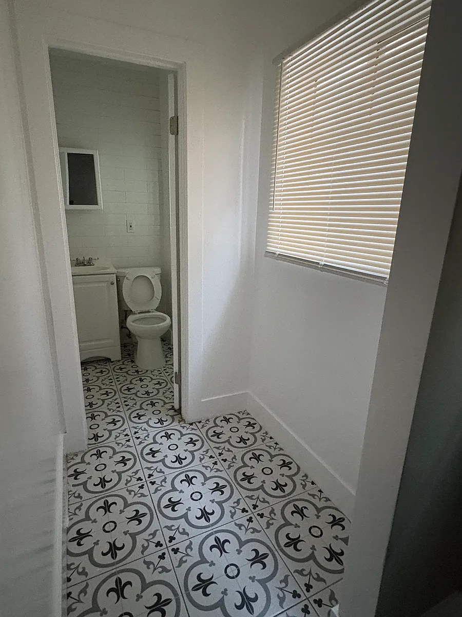 Building Photo - 1136 Hoffman Ave #6