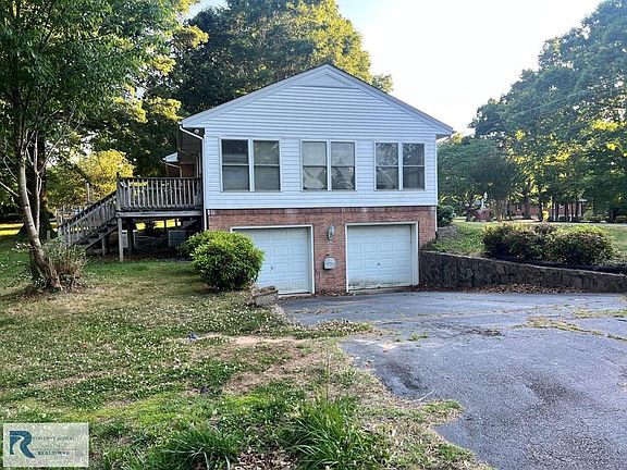 4th image of 213 Cambridge Dr