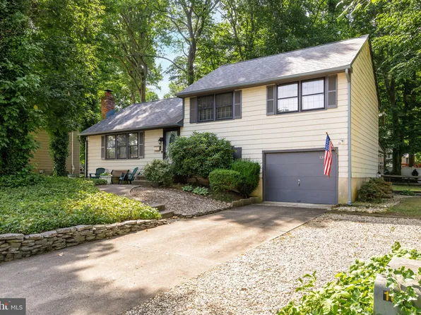131 Windmoor Rd, Delran, NJ 08075