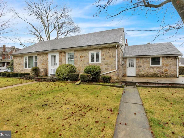 200 W Arch St, Fleetwood, PA 19522