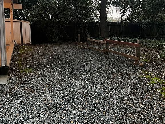 3rd image of 1275B Martin Dr