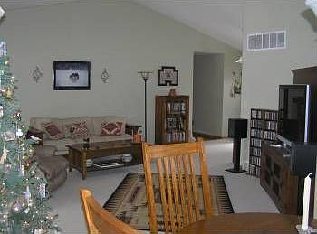 2nd image of 2283 Meadowood Blvd