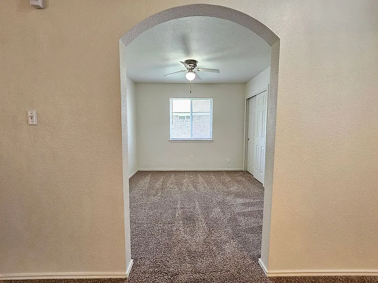 4604 Ledgestone Dr — Photo 15