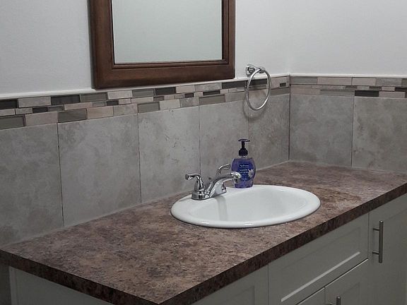 Bathroom / storage cabinet