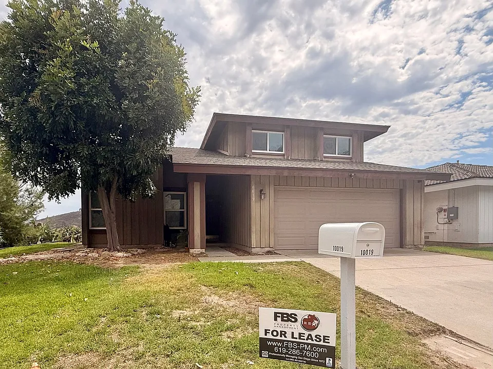 10019 Canyonview Ct