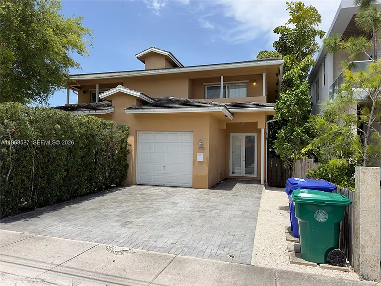 2780 SW 33rd Ave — Photo 1