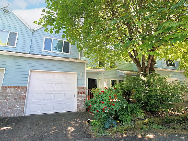 10722 NE 5th Ave — Photo 1