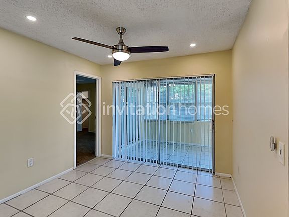 4th image of 11370 NW 37th Pl
