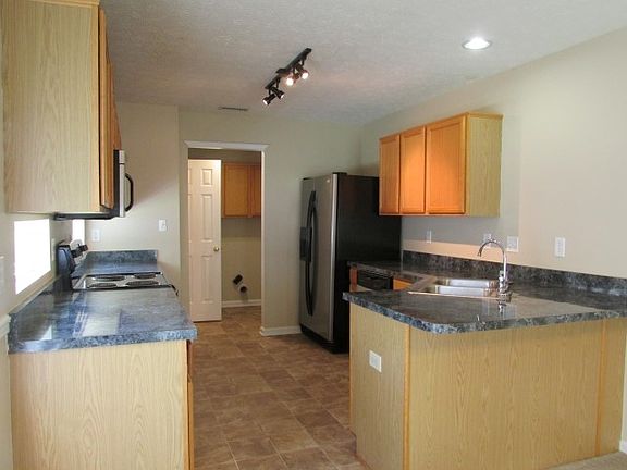 2nd image of 6658 Largo Ln