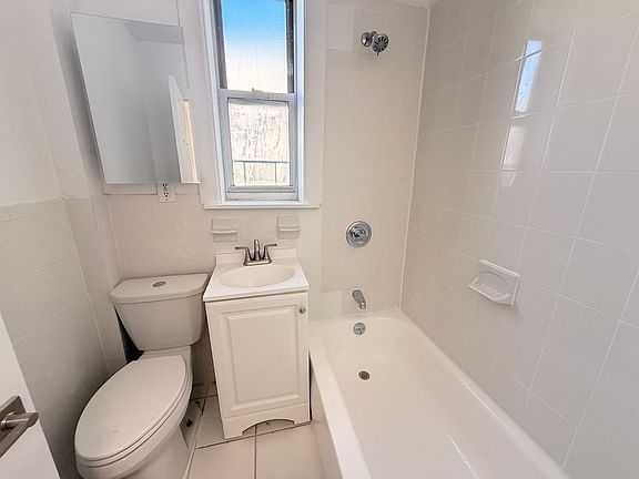 5th image of 166 Clinton Ave #12E