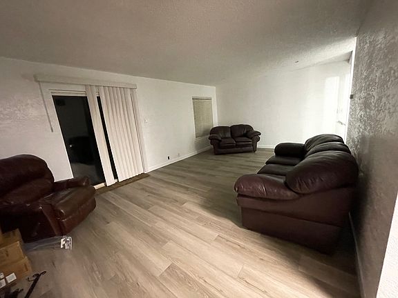 5th image of 315 W Mountain View Dr