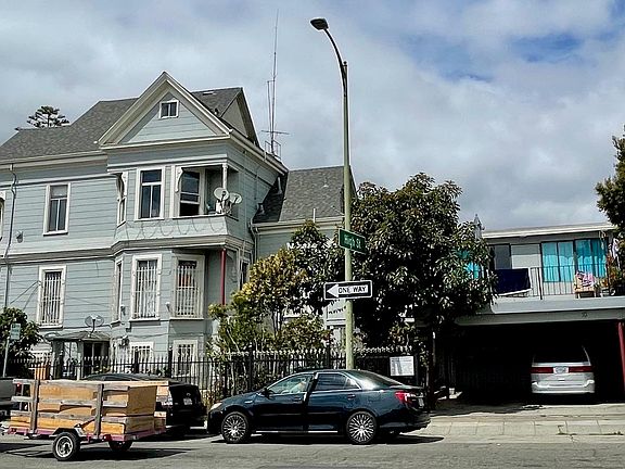 3rd image of 1718 High St