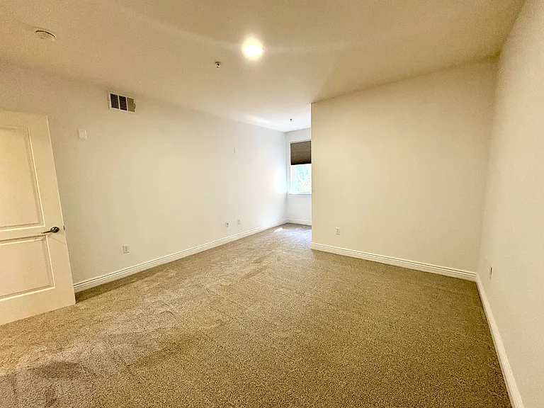 1310 Creekside Dr — Photo 28