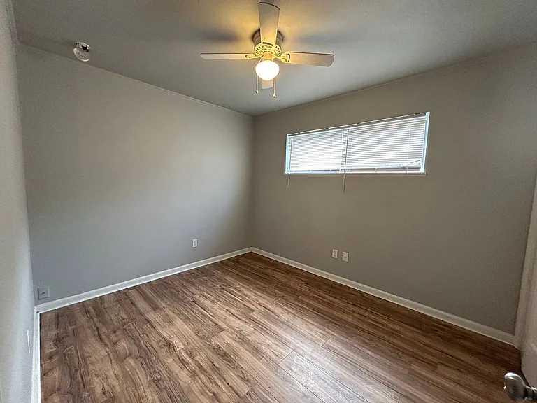 2506 Mecom Dr — Photo 5