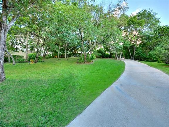 4th image of 4136 Westlake Dr