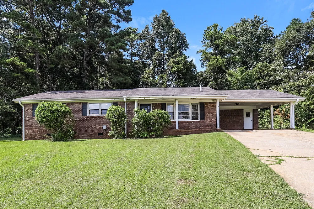 3 bed, 2.0 bath, 1420 sqft, $1,795 — Photo 1
