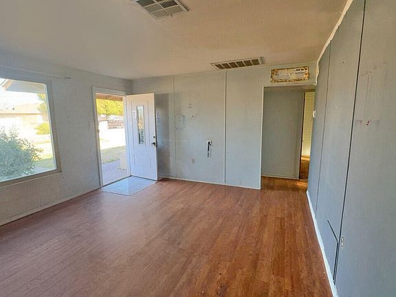 2nd image of 4949 W Stella Avenue