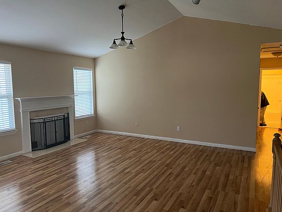 2nd image of 10704 Oak Pointe Dr