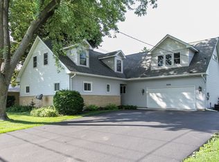 3808 W Millstream Dr, McHenry, IL 60050