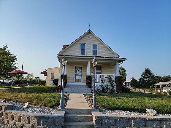 3rd image of 719 N Hilltop Ave