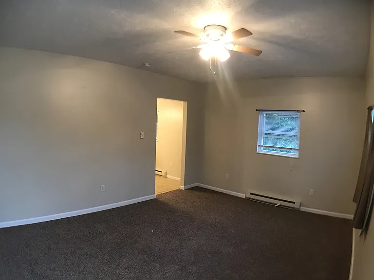 132 Penn St — Photo 16