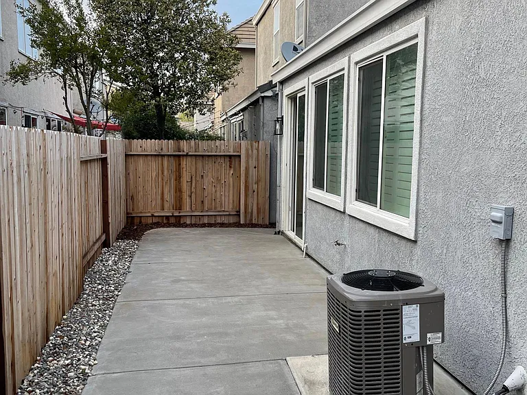 3139 Staysail St — Photo 9