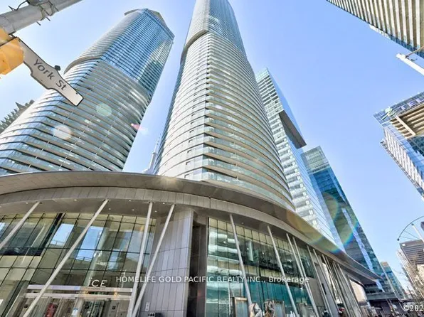 14 York St #802, Toronto, ON M5J 0B1