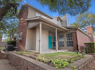 1424 Meadowood Village Dr, Fort Worth, TX 76120