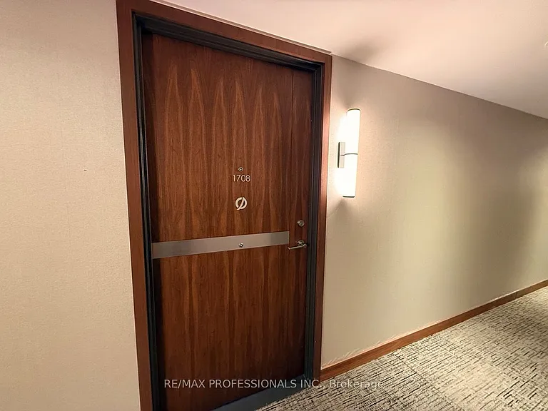 19 Bathurst St #1708 — Photo 4