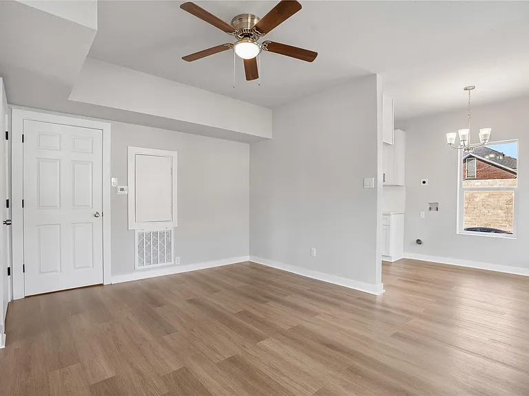 1115 Hogan St #1 — Photo 8