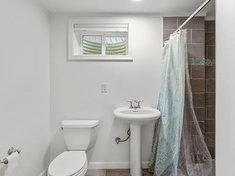 109 Devon Ct — Photo 28