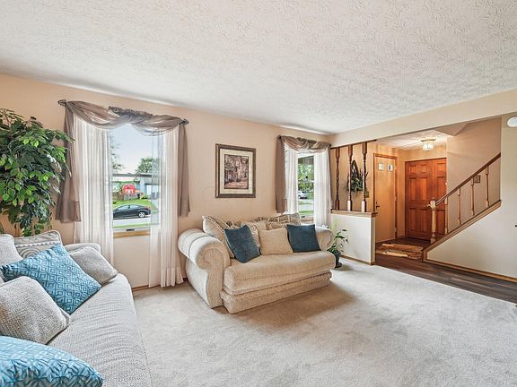 4th image of 8177 Maugham Dr
