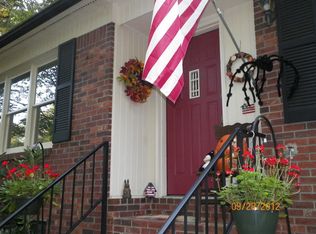 234 Haywood Knolls Dr, Hendersonville, NC 28791