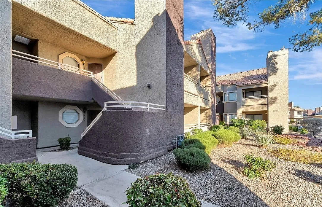 3 bed, 1163 sqft, $1,700 — Photo 1
