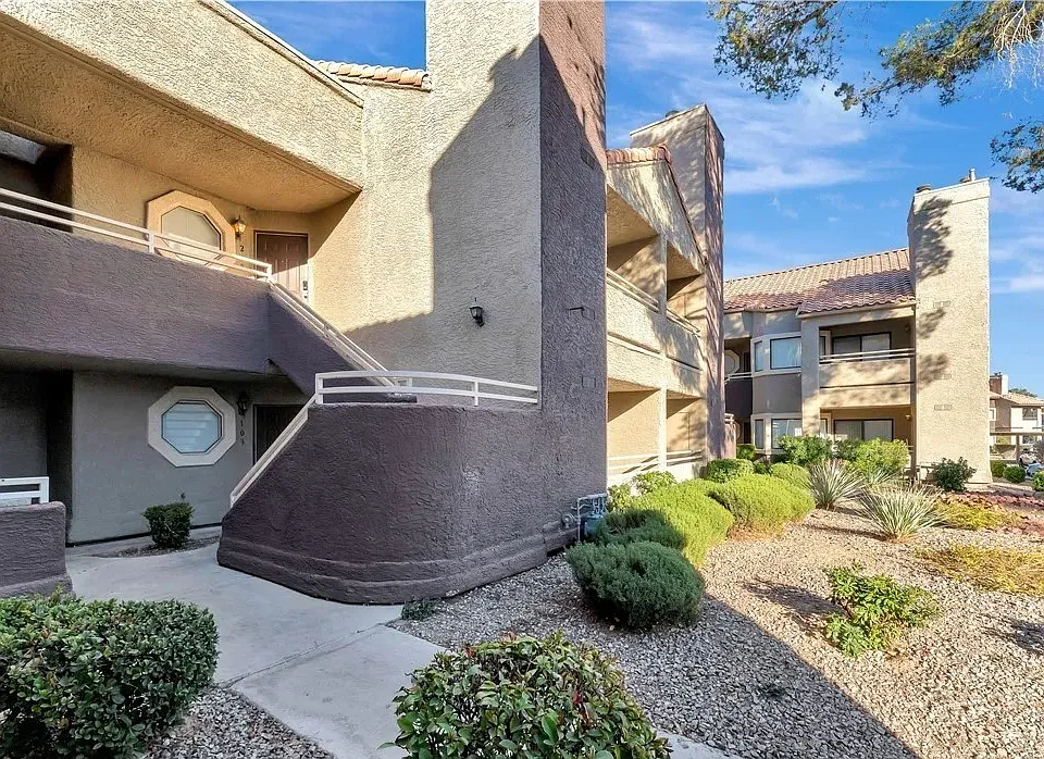 5076 S Rainbow Blvd #101