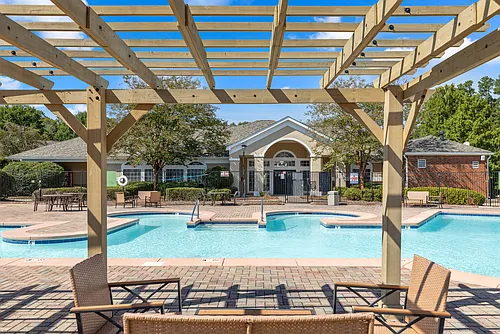 Sunset Pointe Apartments Photo 1