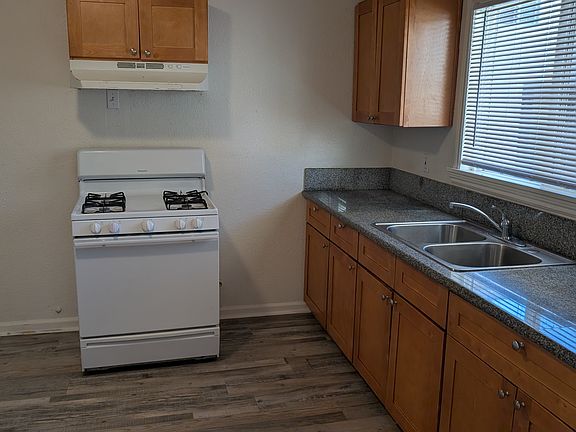4th image of 316 W Kettering St #318