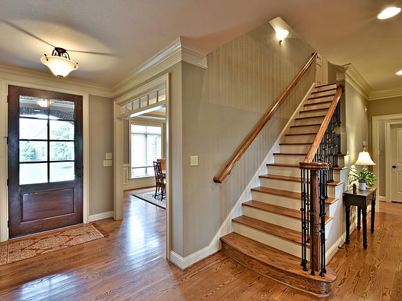 3rd image of 526 Cumberland Ridge Dr