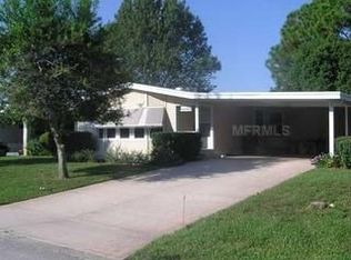 446 Peace Rd, Tavares, FL 32778