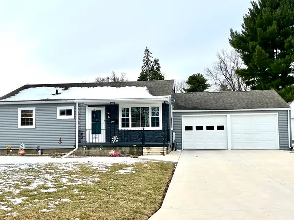 1209 Susanna St, Mendota, IL 61342