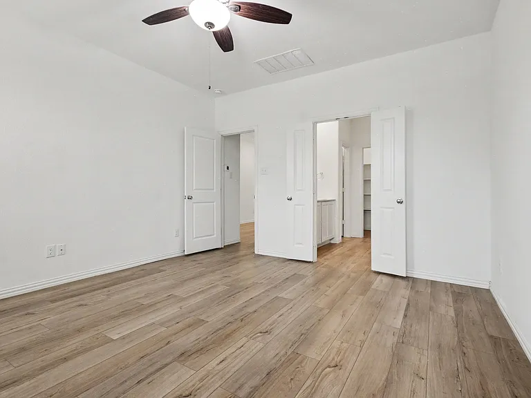 1118 Mahogany Ln — Photo 20