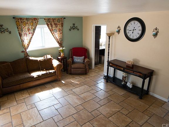 5th image of 1337 W Chapel Dr