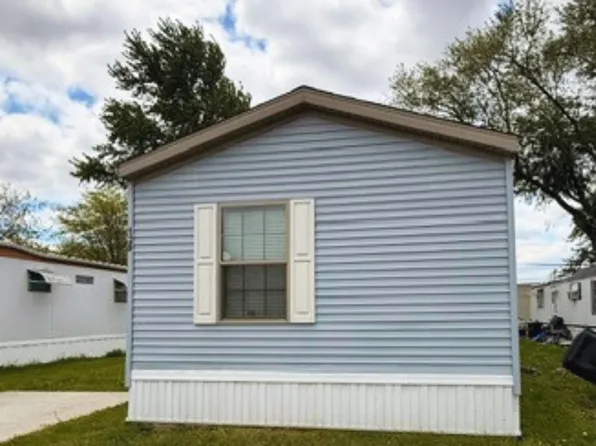 1906 Tracy Rd, Northwood, OH 43619