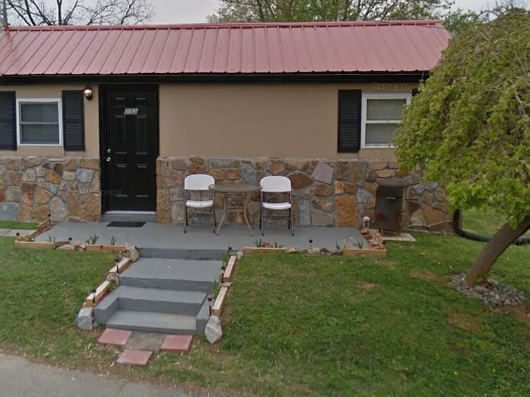 204 Courtyard Cir — Photo 144