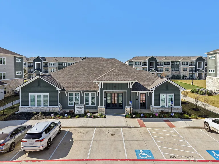 Denton Grove — Photo 11