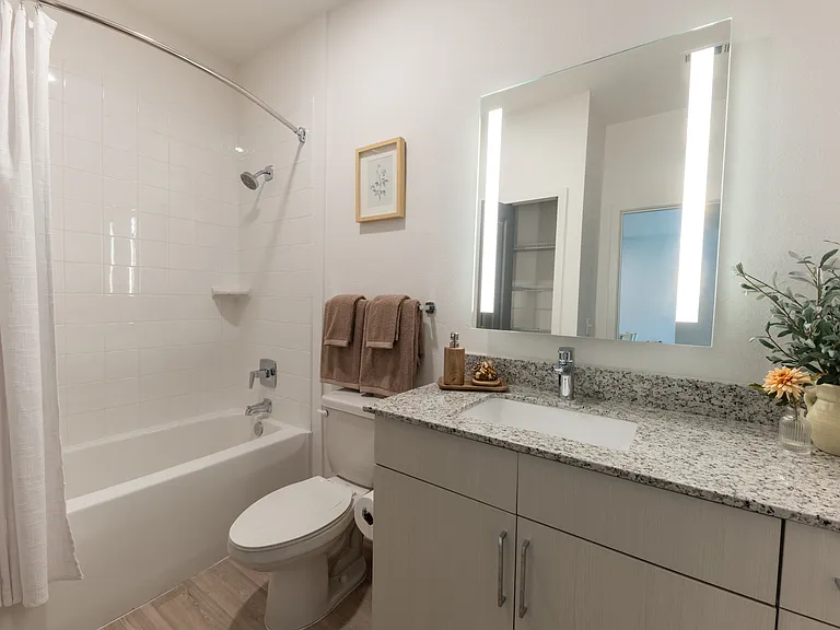 Sunnyside Apartments — Photo 13