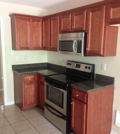 4th image of 1825 Burnt Oak Dr